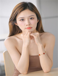 美女校花被老汗狂肉的故事-寂寞夜晚视频高清观看